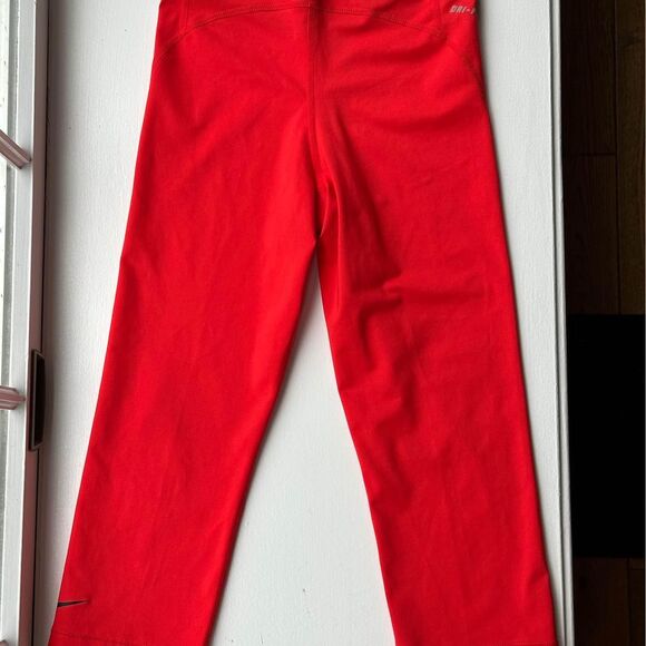 Nike Pro Capri II Women's Compression Tights - Fusion Red size Small - Picture 2 of 9